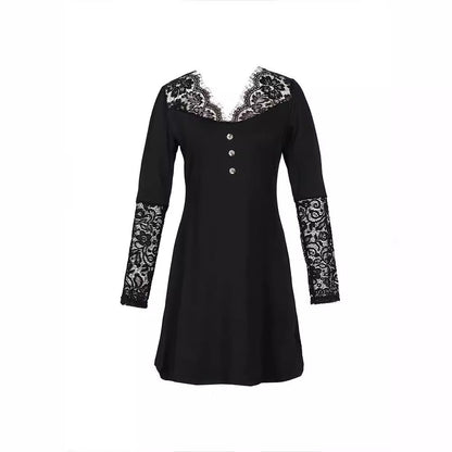 Robe élégante en dentelle à col en V signée Amélie Morin