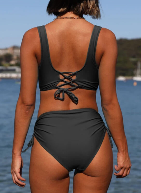 Bikini chic à fines bretelles par Amélie Morin