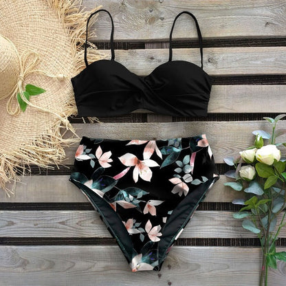 Bikini taille haute fleuri par Amélie Morin