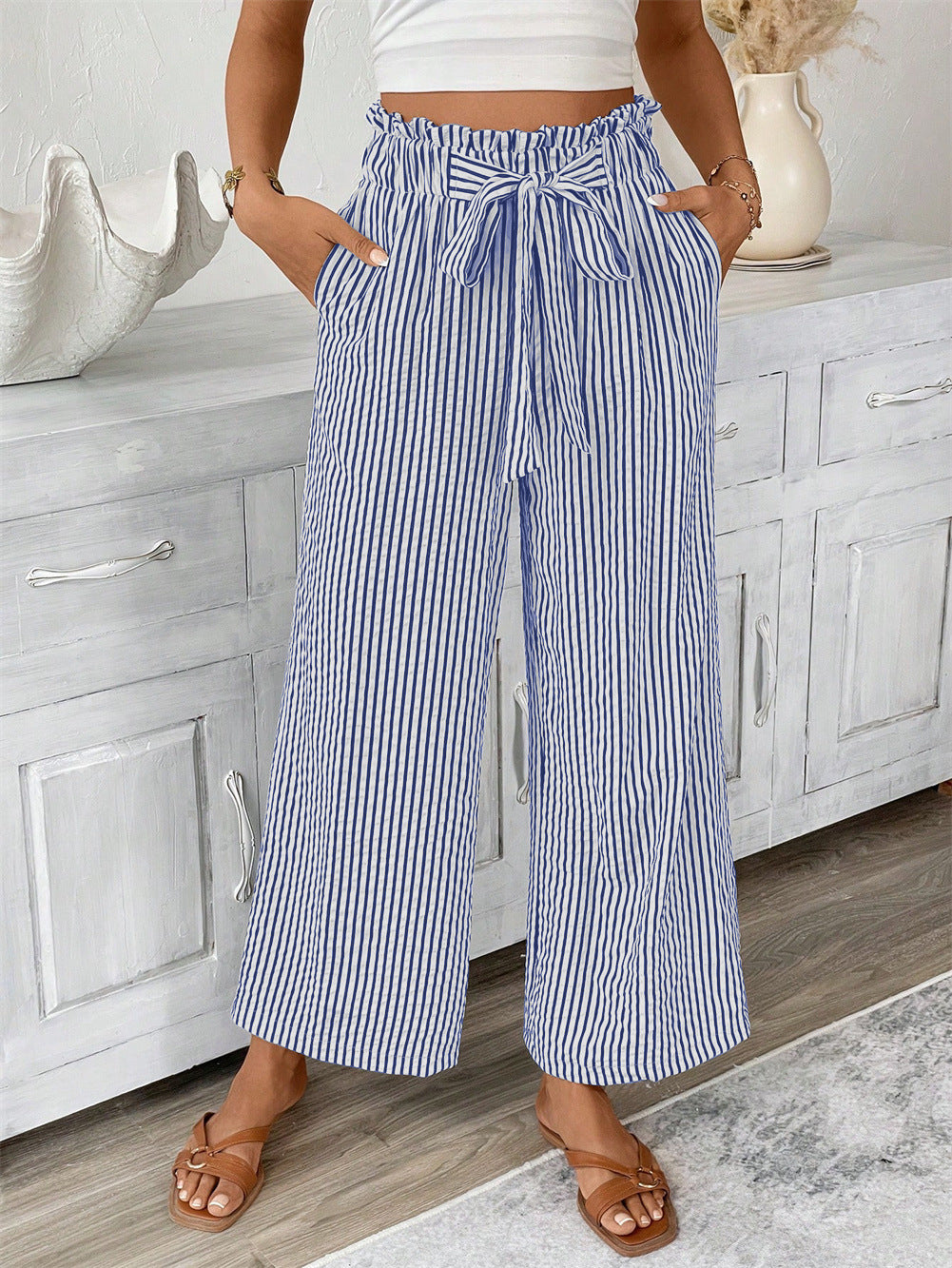 Pantalon rayé à jambes droites par Amélie Morin