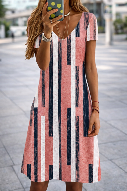 Robe chic à col en V grande taille signée Amélie Morin
