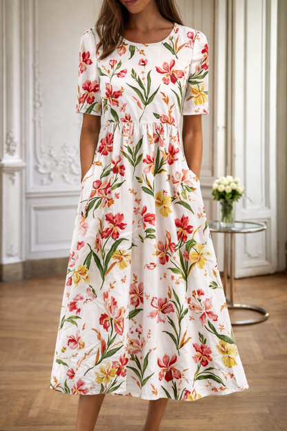 Robe à col rond imprimée de fleurs par Amélie Morin