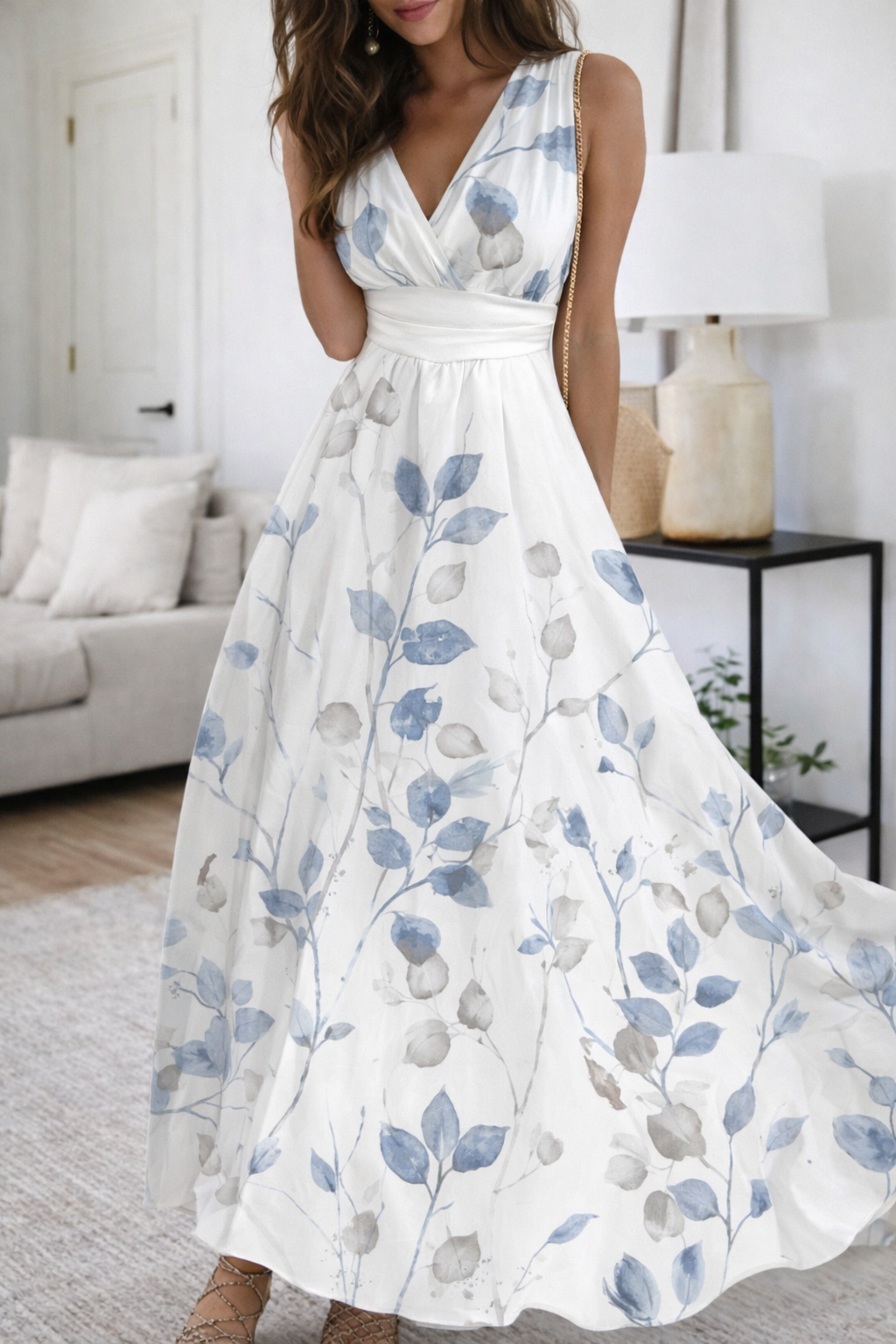 Robe fleurie à col V et taille haute signée Amélie Morin