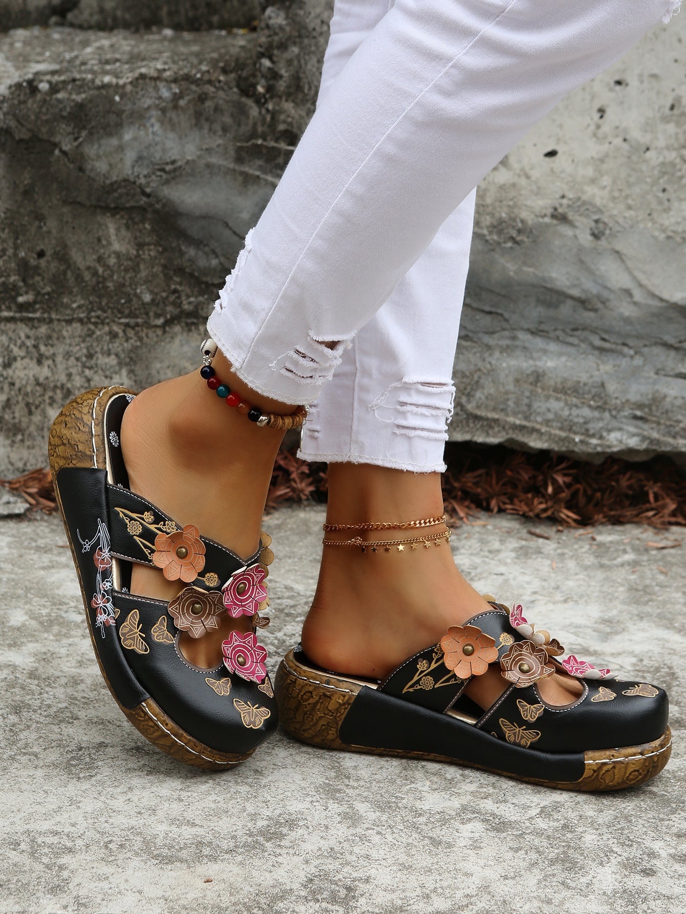 Sandales bohèmes à fleurs Amelie Morin à bout rond