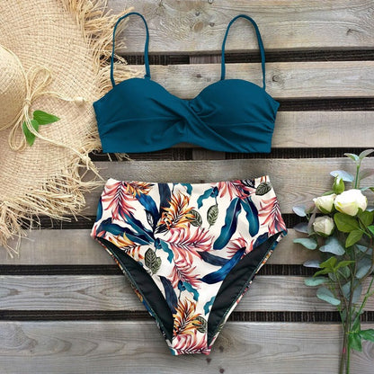 Bikini taille haute fleuri par Amélie Morin