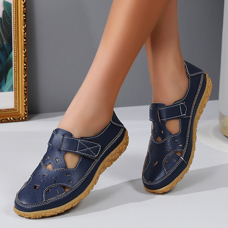 Sandales plates confortables et creuses par Amélie Morin