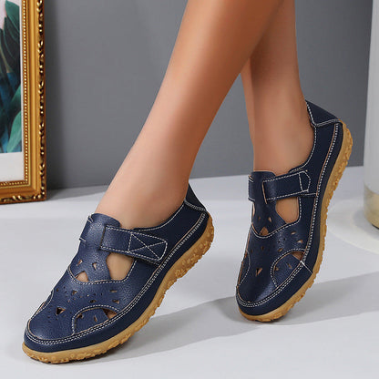 Sandales plates confortables et creuses par Amélie Morin