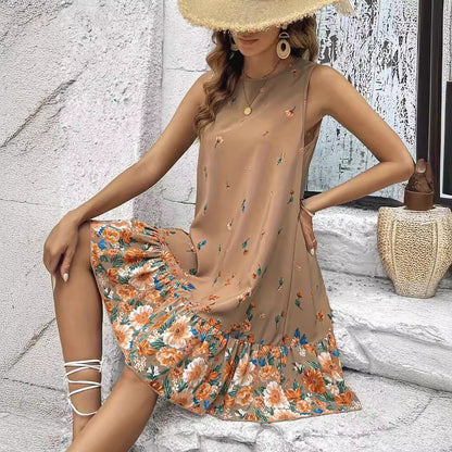 Robe kaki sans manches à fleurs par Amélie Morin