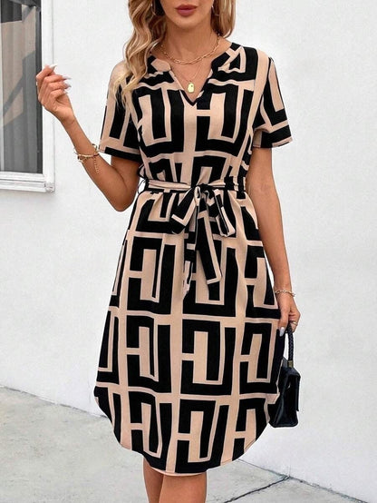 Robe midi rayée chic Amelie Morin à col en V