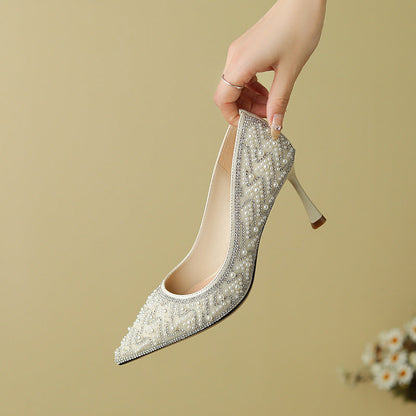 Escarpins à talons aiguilles ornés de perles, signés Amélie Morin
