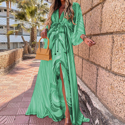 Robe longue à lacets et col en V éclatant signée Amélie Morin