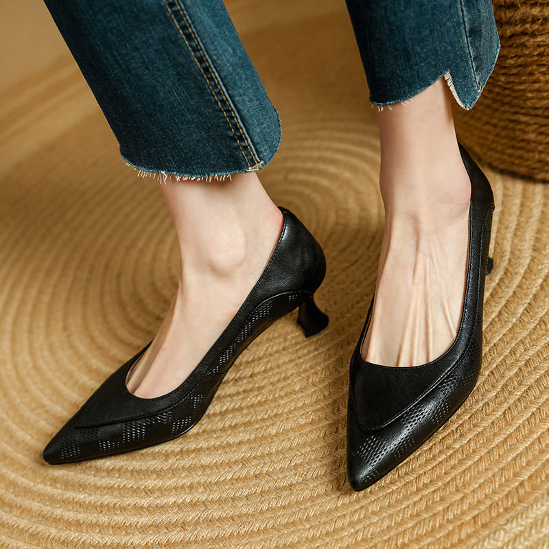 Escarpins pointus en cuir élégants par Amélie Morin