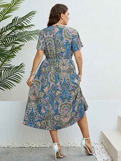 Robe d'été à imprimé rétro Amélie Morin et col en V