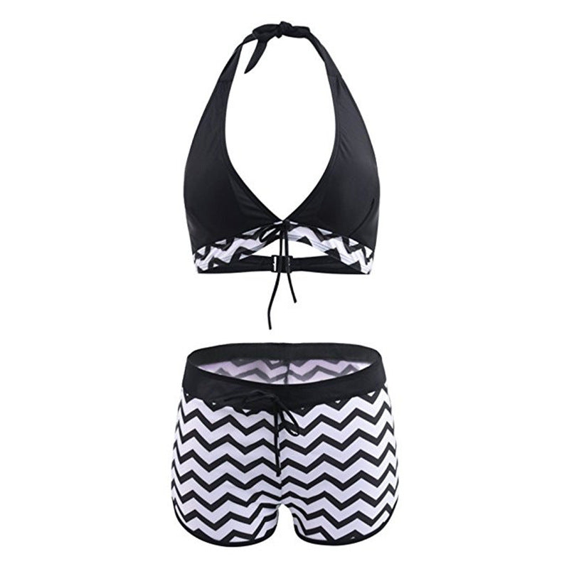 Ensemble bikini chic à motifs zigzag Amélie Morin avec short
