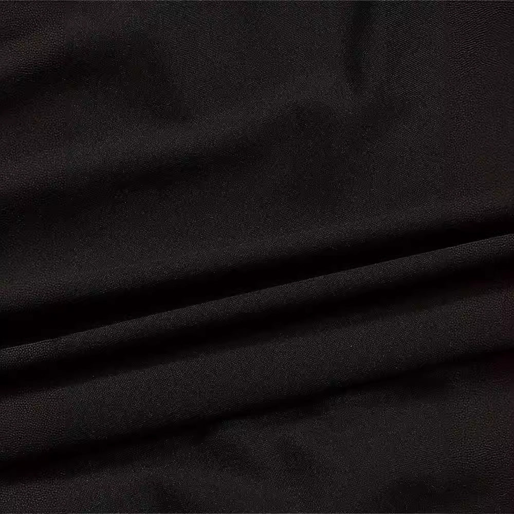 Robe élégante en dentelle à col en V signée Amélie Morin