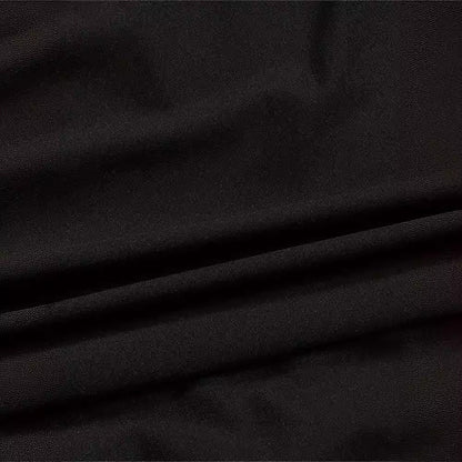 Robe élégante en dentelle à col en V signée Amélie Morin