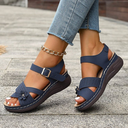 Sandales à plateforme Amelie Morin à motif floral chic, grandes tailles