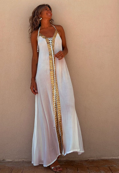 Robe élégante à lacets et col halter signée Amélie Morin