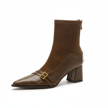 Bottes pointues extensibles chics par Amélie Morin