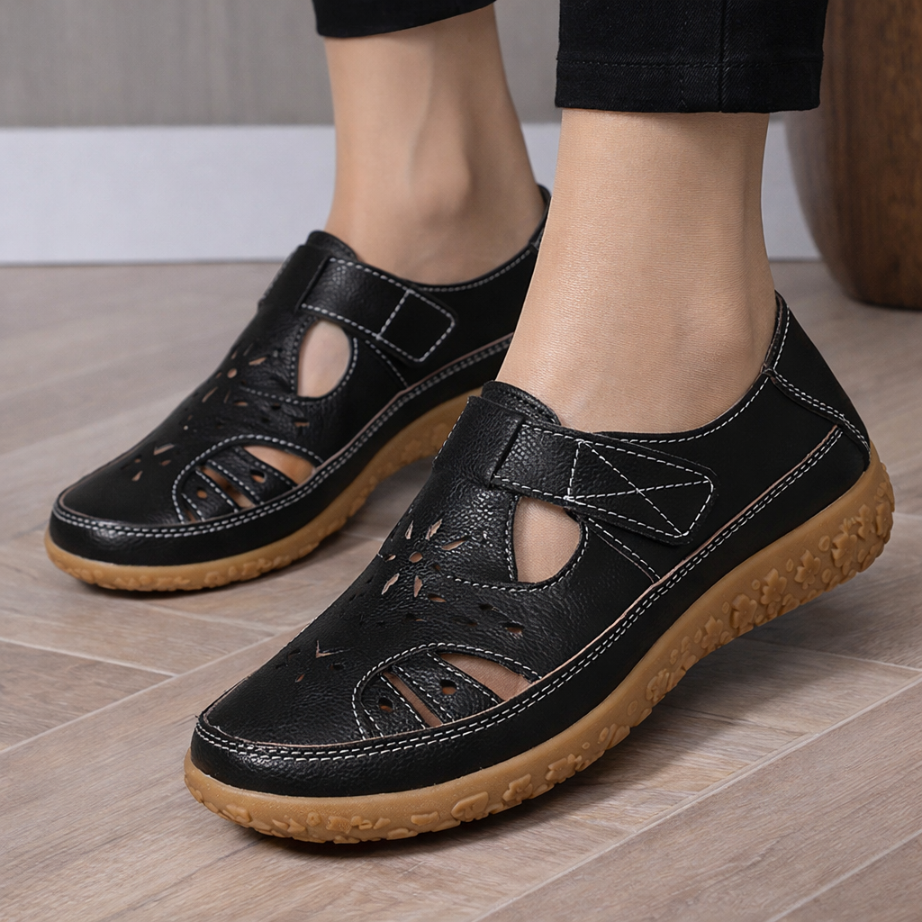 Sandales plates confortables et creuses par Amélie Morin